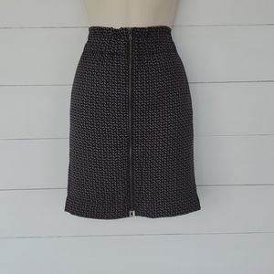 GAP Skirt Size 6 Black With Purple With Front Zip
